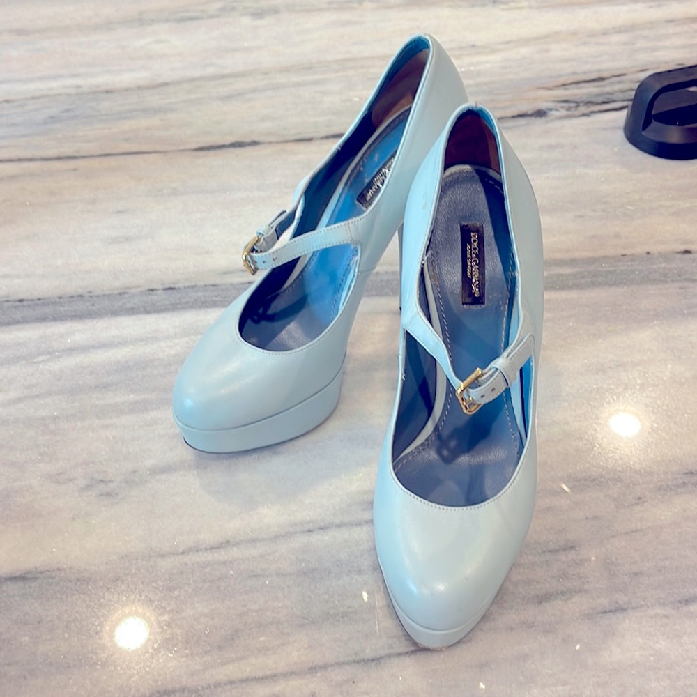 Dolce and gabbana size 38